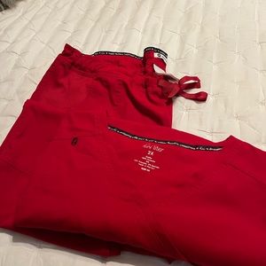 Koi Lite scrub set red top 2x pants XL.